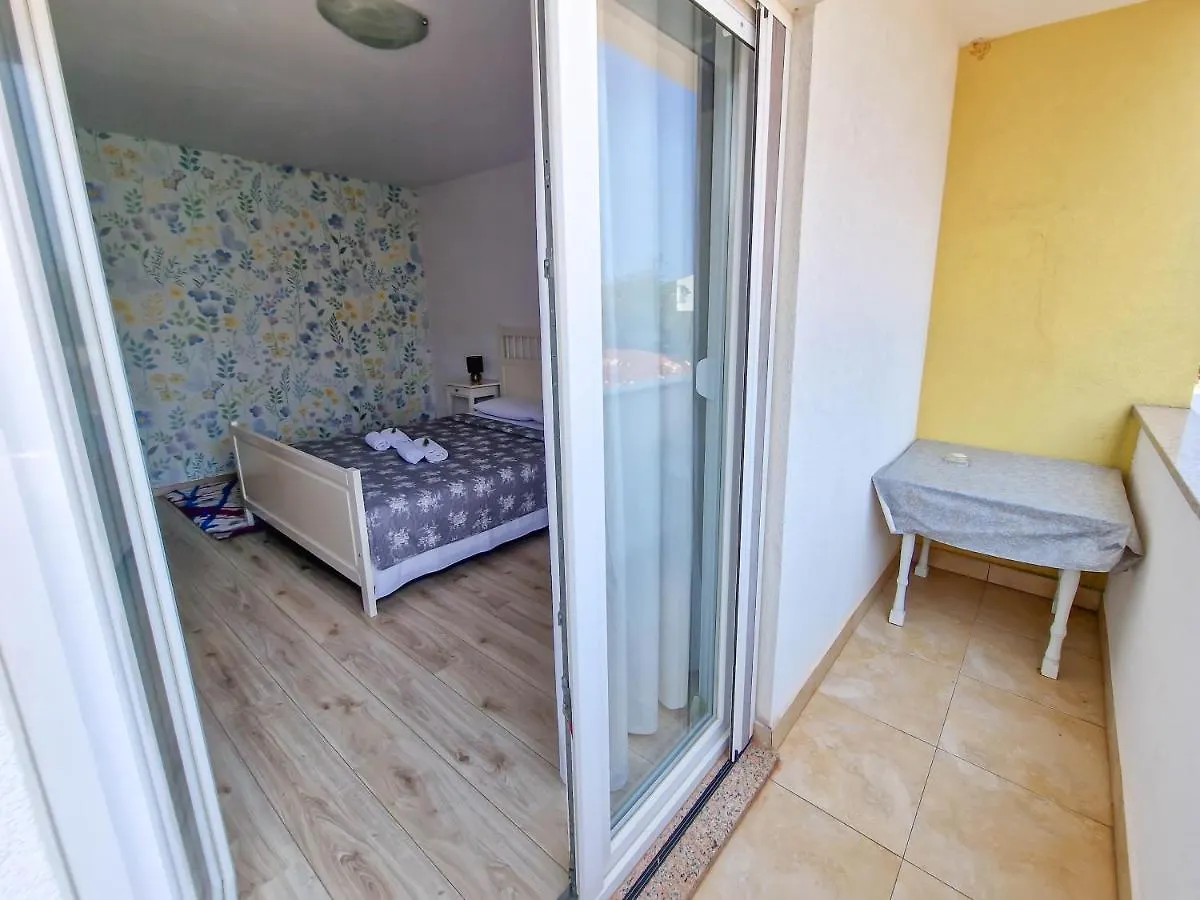 Lilly Zambratija Apartment Croatia